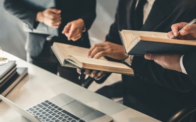 SIETE HEREDEROS, CUATRO PERITOS Y DOS AGENCIAS DE DETECTIVES PARA LA NUEVA TIENDA DE APPLE STORE